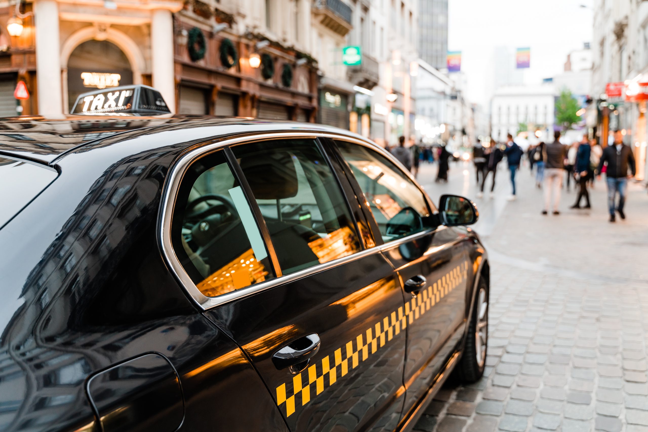 Easytaxibelgium airport taxi and package delivery